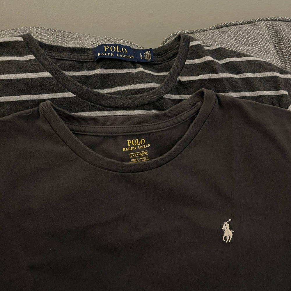 Two Ralph Lauren tees, large, unisex, great condition! 🖤🤍